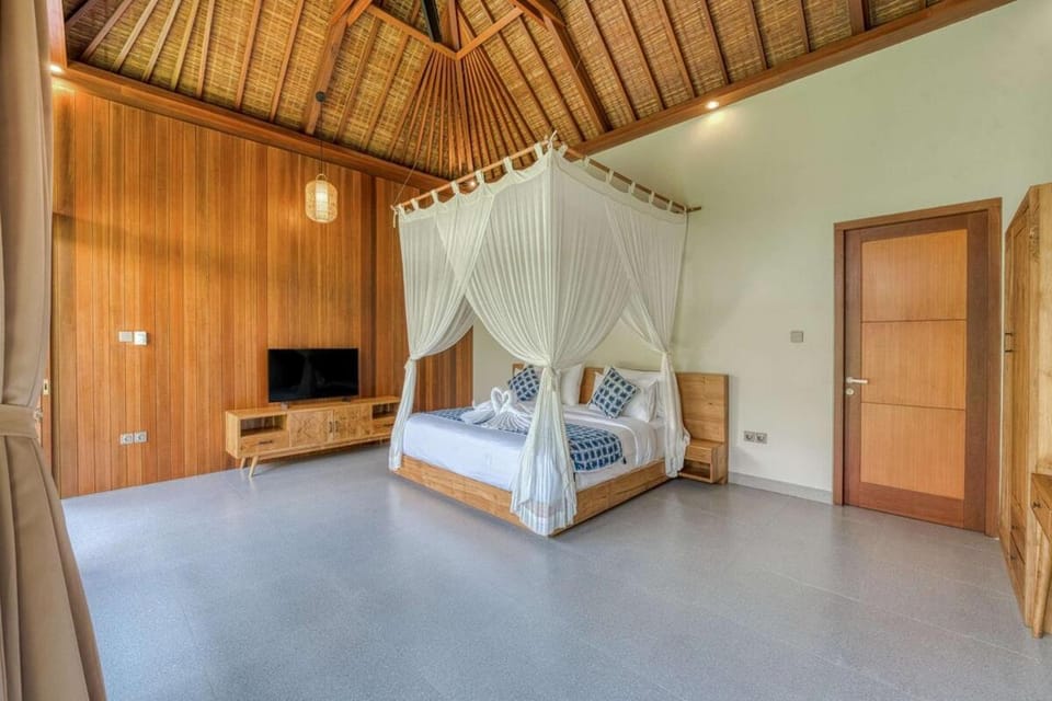 Lumira Villa 4BR Tropical Retreat in Uluwatu Villa in Bali