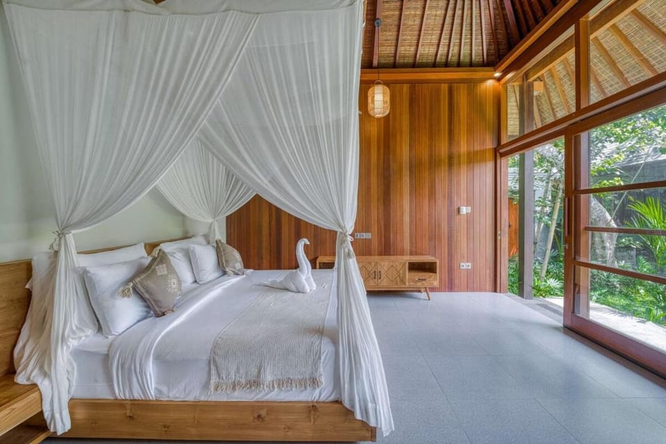 Lumira Villa 4BR Tropical Retreat in Uluwatu Villa in Bali