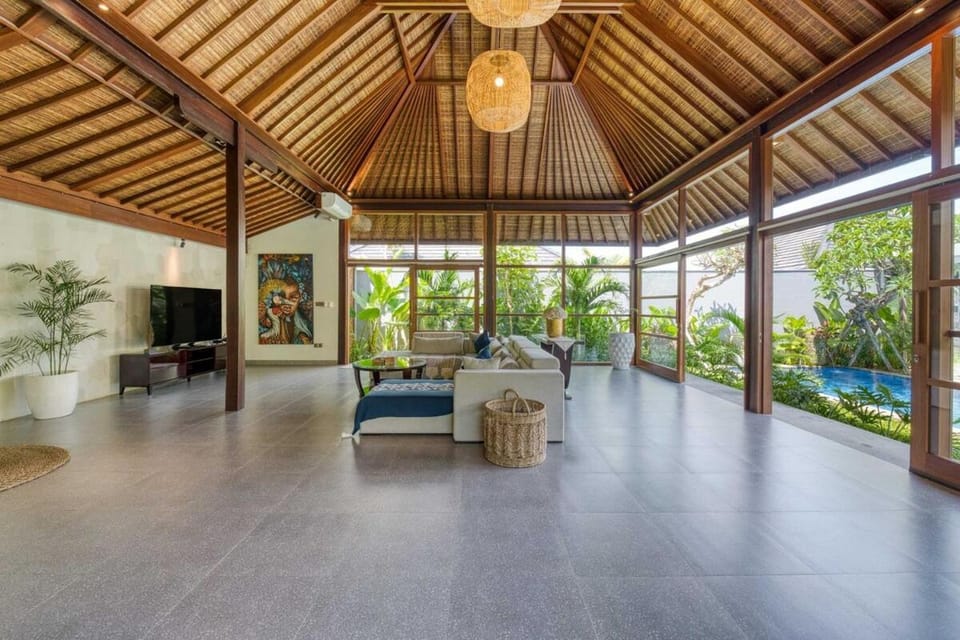 Lumira Villa 4BR Tropical Retreat in Uluwatu Villa in Bali
