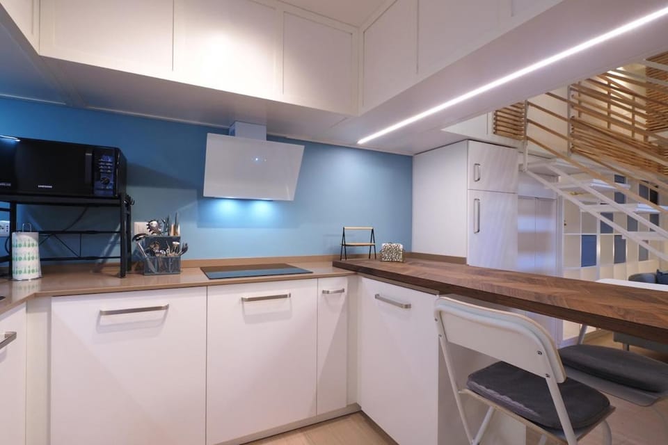Kitchen or kitchenette, stove
