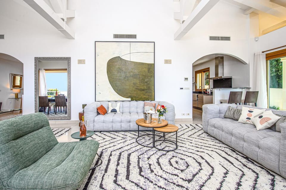 Balcony/Terrace, Living room, Seating area, air conditioner