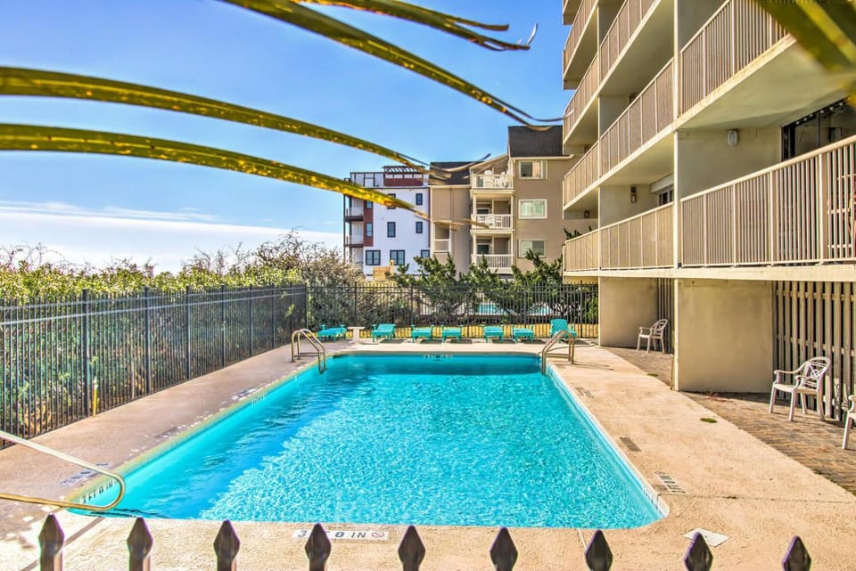 Pelican Watch 201 by Carolina Beach Realty Apartment in Carolina Beach