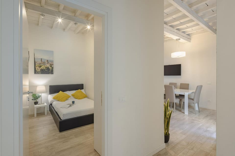 Bed, TV and multimedia, Living room, Photo of the whole room, Bedroom