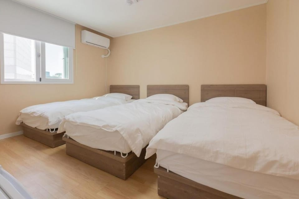 Private Retreat Hongdae Apartment in Gyeonggi-do
