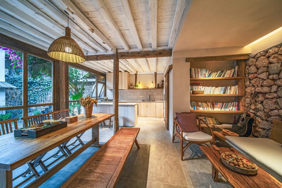 Seating area, Dining area