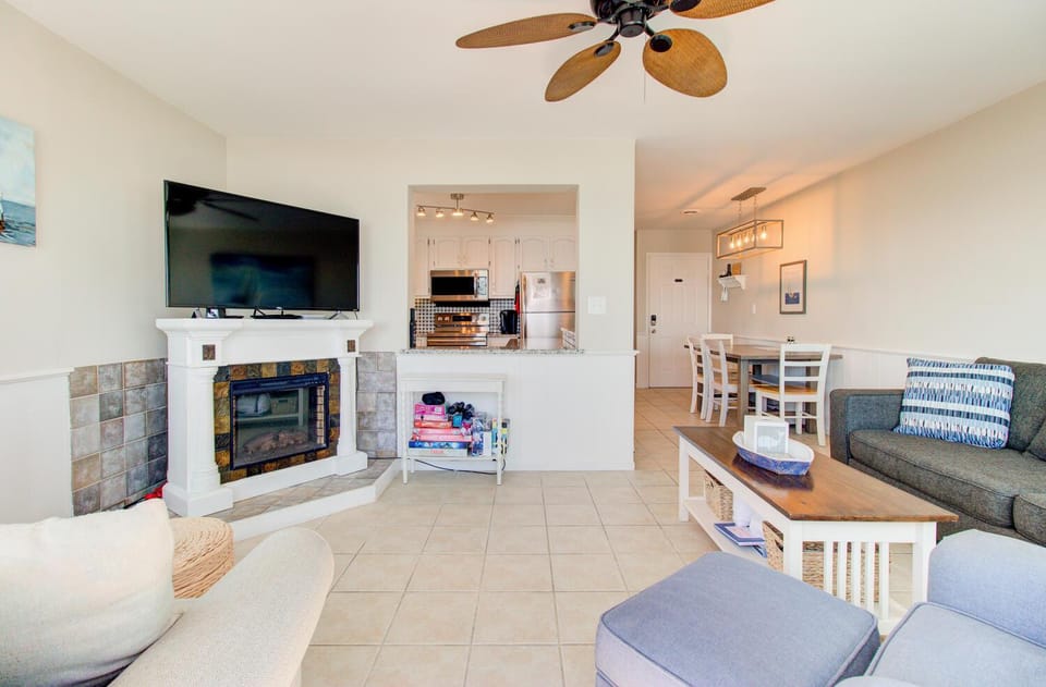 Royal Sands I B3: The Sandcastle by Carolina Beach Realty Apartment in Carolina Beach