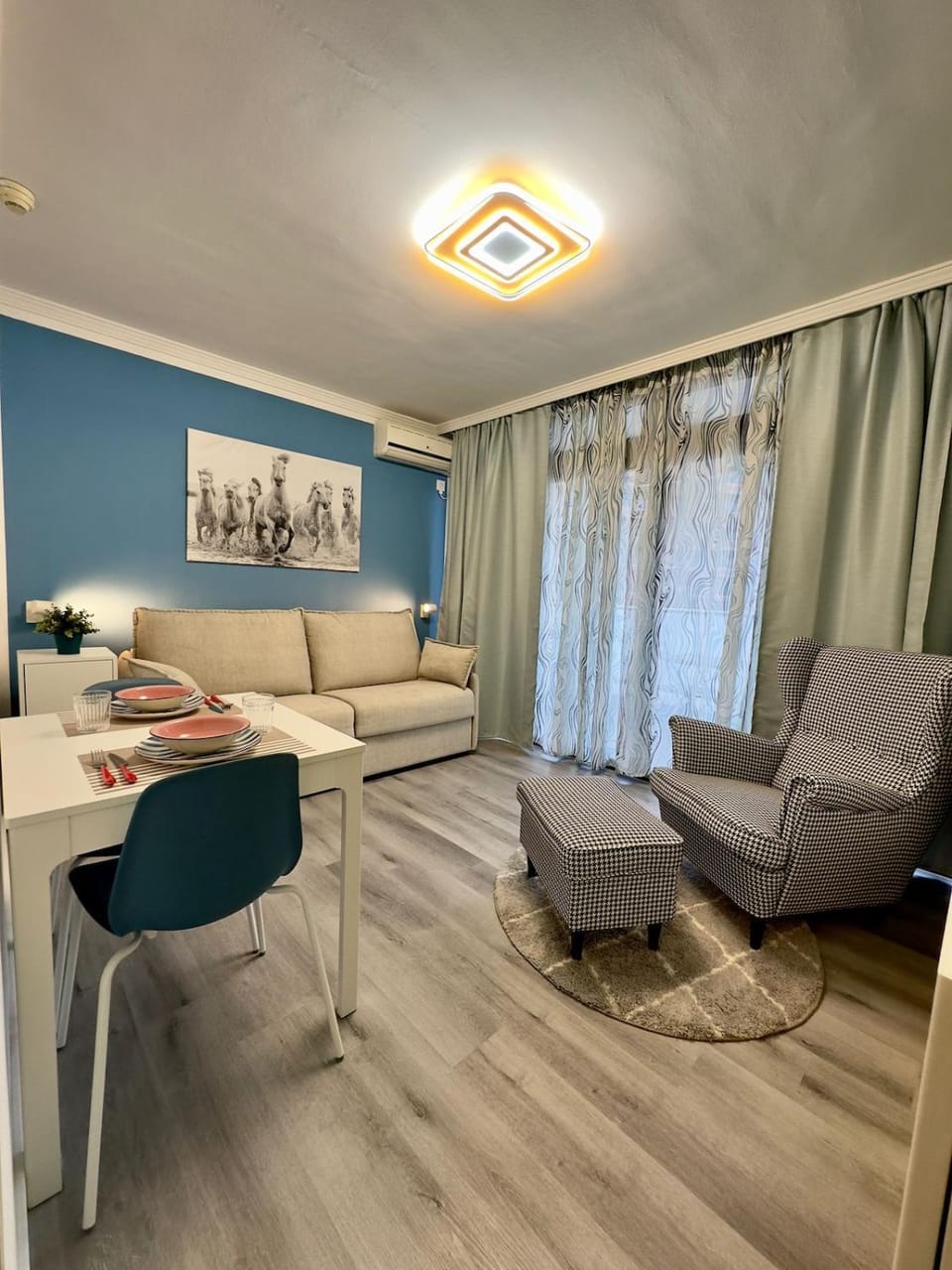 Living room, Seating area