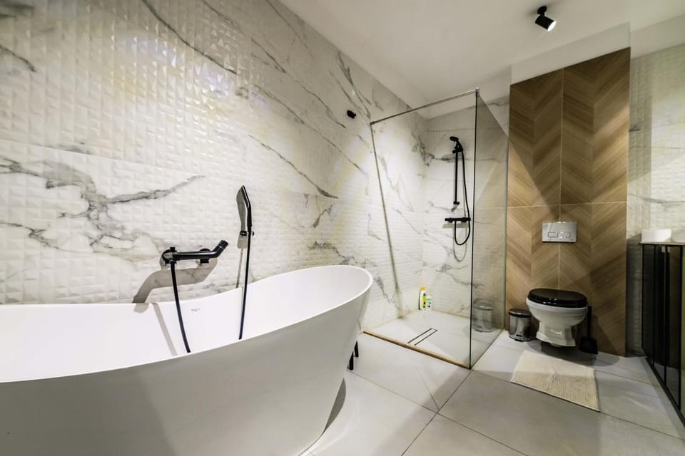 Bathroom, Bath, towels