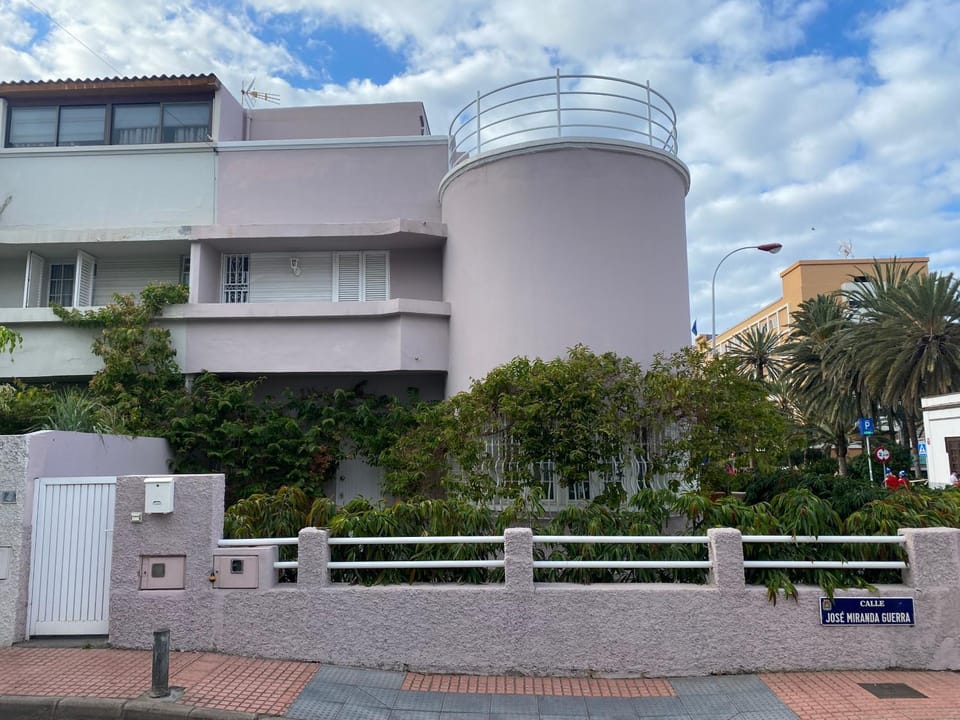 OFF Ciudad Jardin House in Las Palmas de Gran Canaria