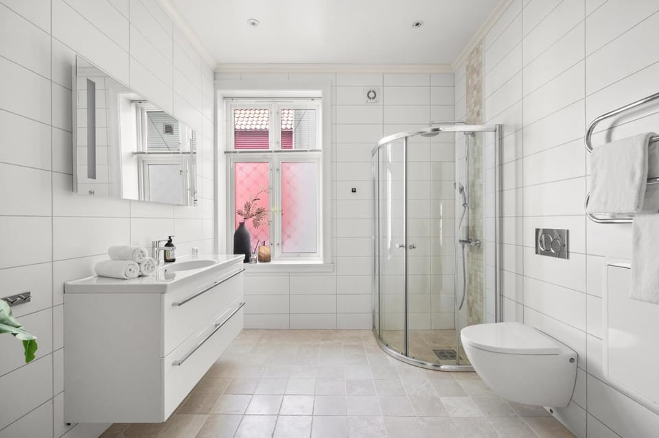 Shower, Bathroom