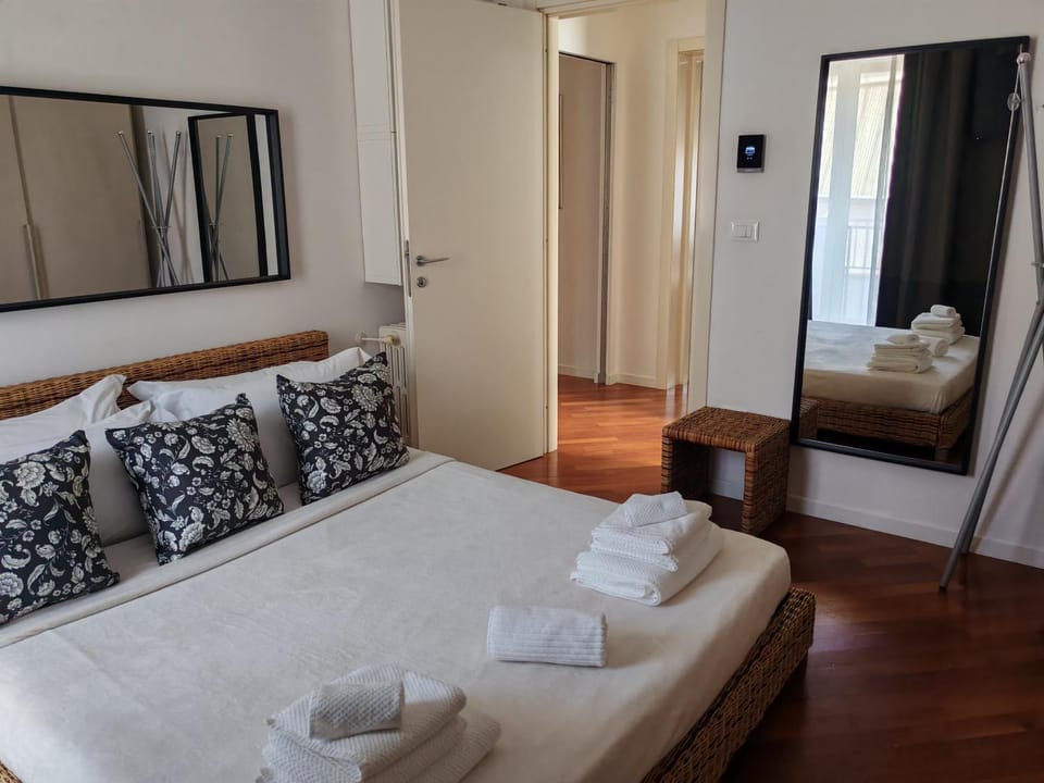 Bed, Photo of the whole room, Bedroom, towels, wardrobe