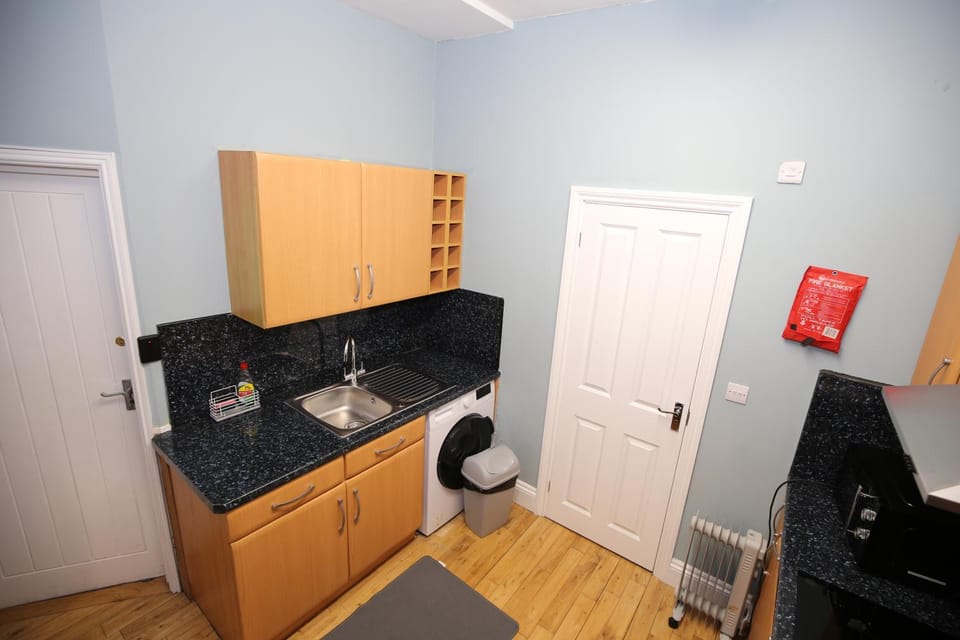 A-N-G Apartments - Parking EV 22kW by the Beach, Canoe Lake & South Parade Pier Apartment hotel in Portsmouth