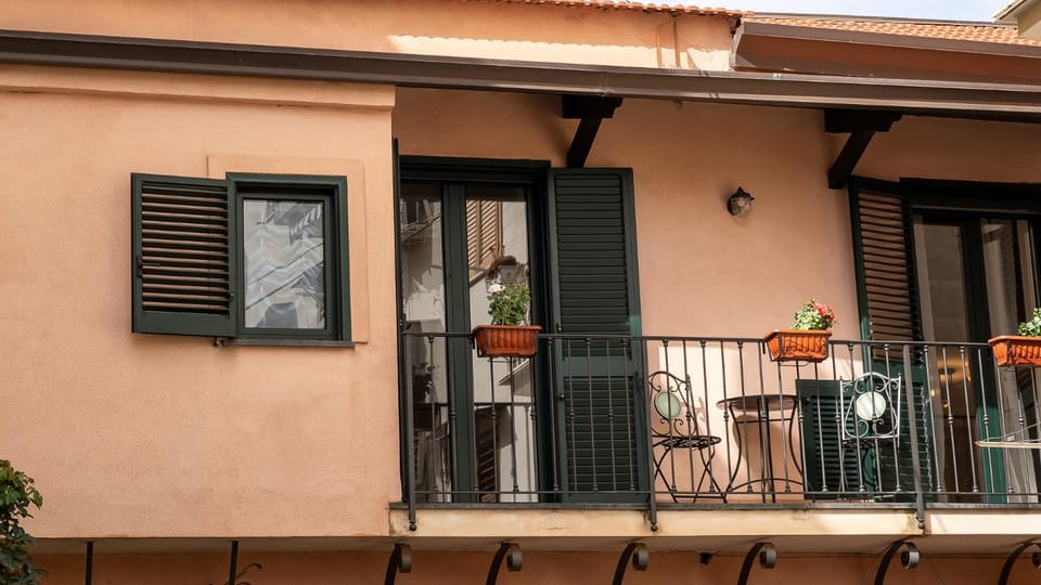 Property building, View (from property/room), Balcony/Terrace