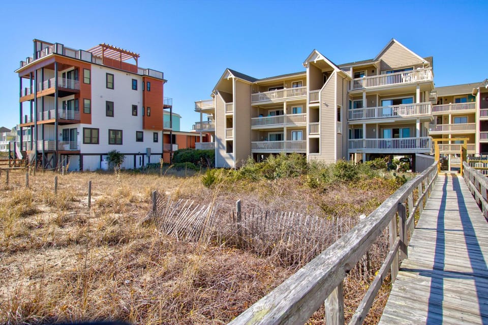 Salty Hammocks A2 by Carolina Beach Realty Apartment in Carolina Beach