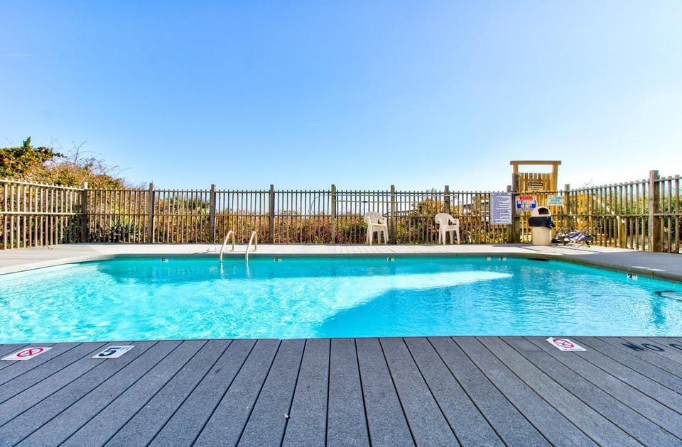 Salty Hammocks A2 by Carolina Beach Realty Apartment in Carolina Beach