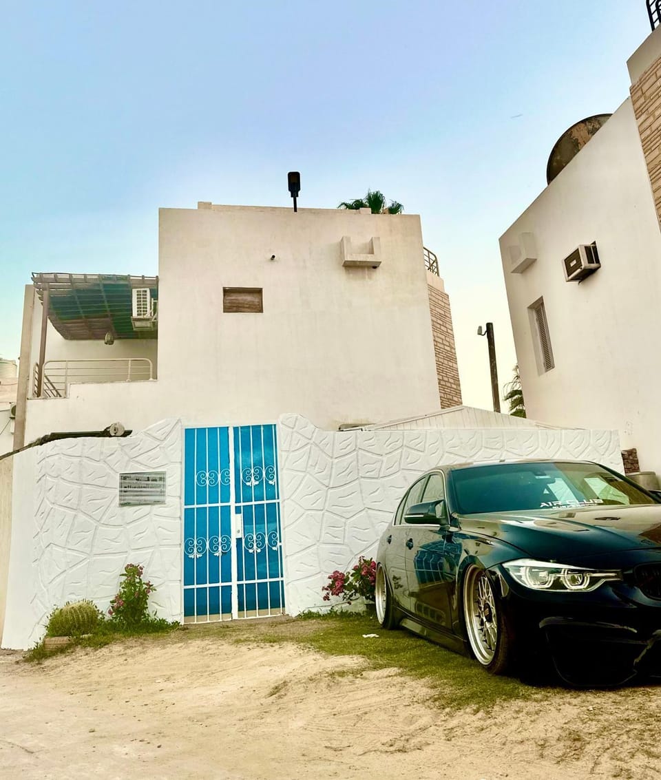 Property building, Day, Parking