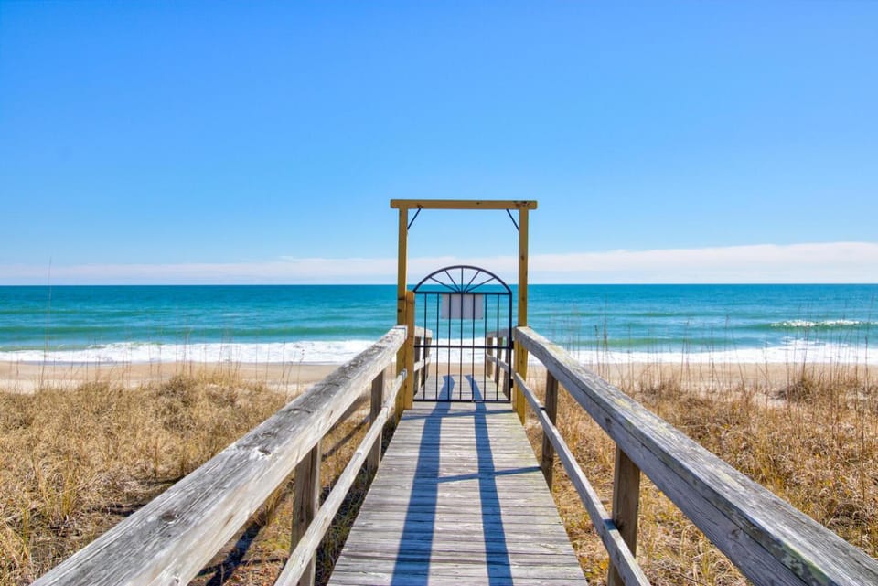 Salty Hammocks B6 by Carolina Beach Realty Apartment in Carolina Beach