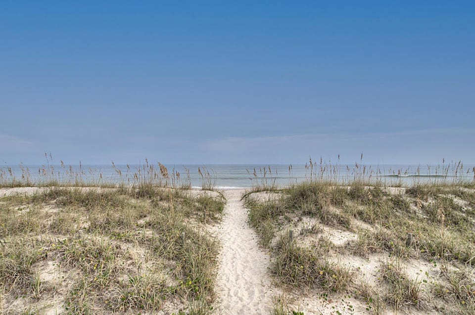 Sand Pebbles C14: Beach Memories by Carolina Beach Realty Apartment in Carolina Beach