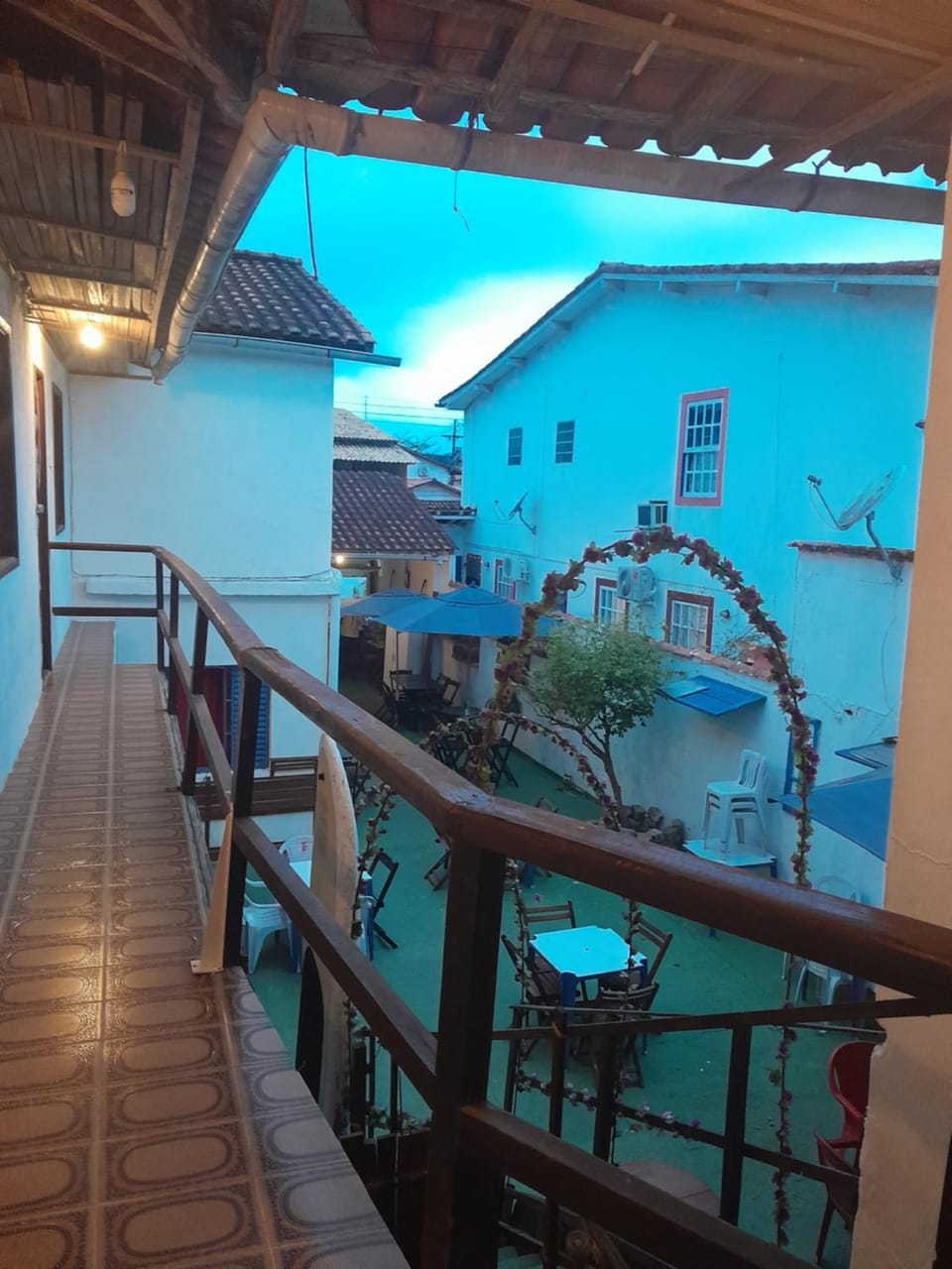 Property building, Restaurant/places to eat, Breakfast, Inner courtyard view