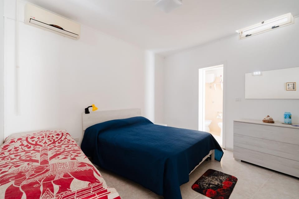 Living room, Bedroom