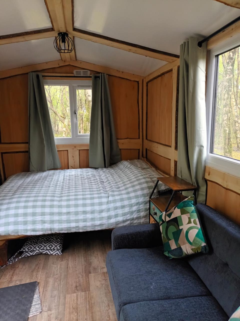 Bed, Living room, Bedroom