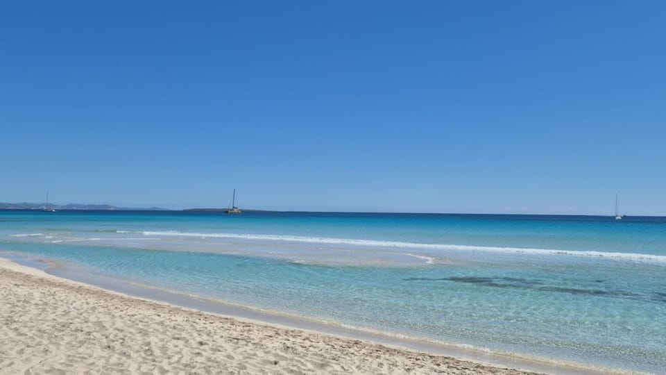 Nearby landmark, Natural landscape, Beach