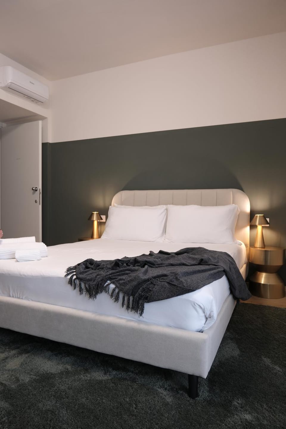 Prestige Suite Room - 30 Seconds Walk to Bernina Express Bed and Breakfast in Province of Brescia