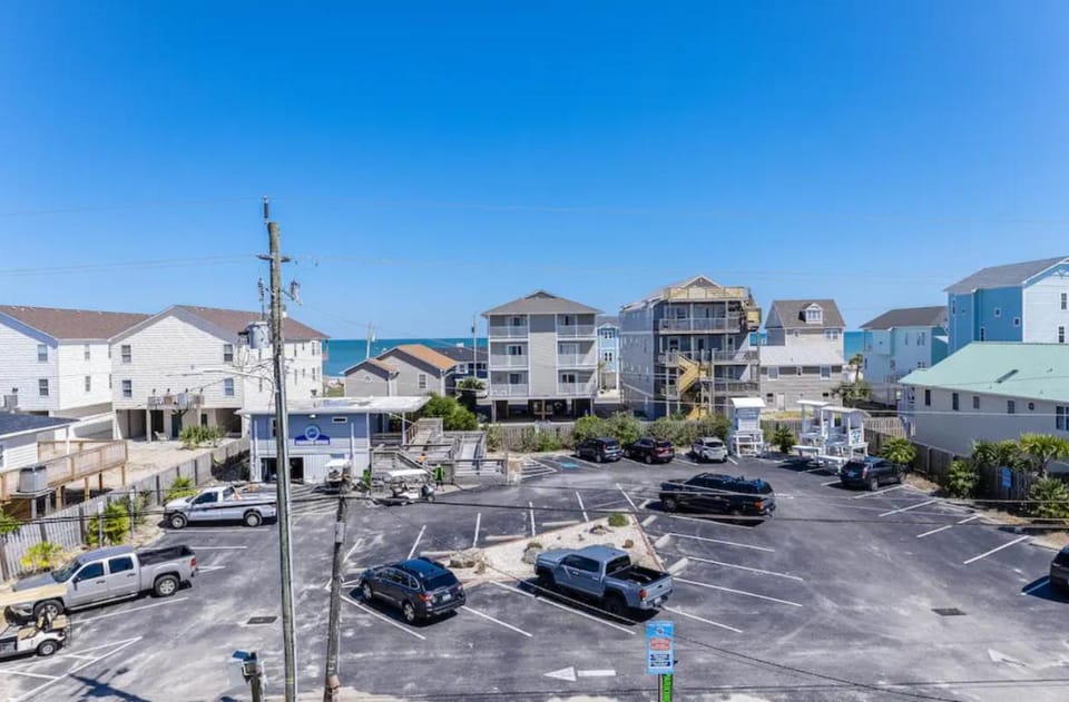 Seawind B9- Sea Gem Serenity by Carolina Beach Realty Apartment in Carolina Beach