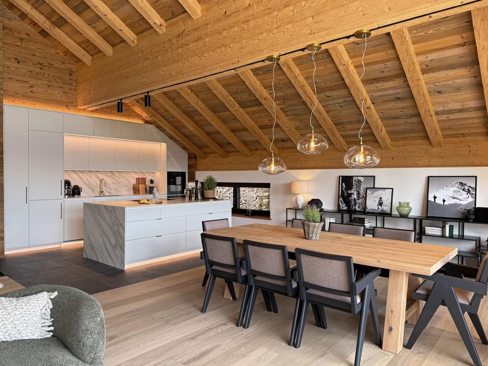 Dining area, kitchen
