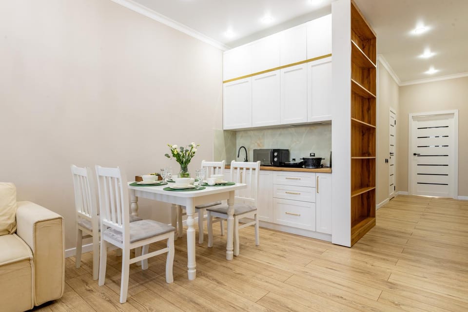 Coffee/tea facilities, Kitchen or kitchenette, Dining area, minibar, stove