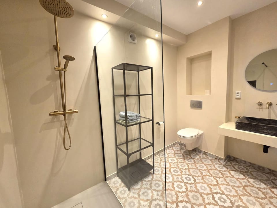 Shower, Toilet, Bathroom