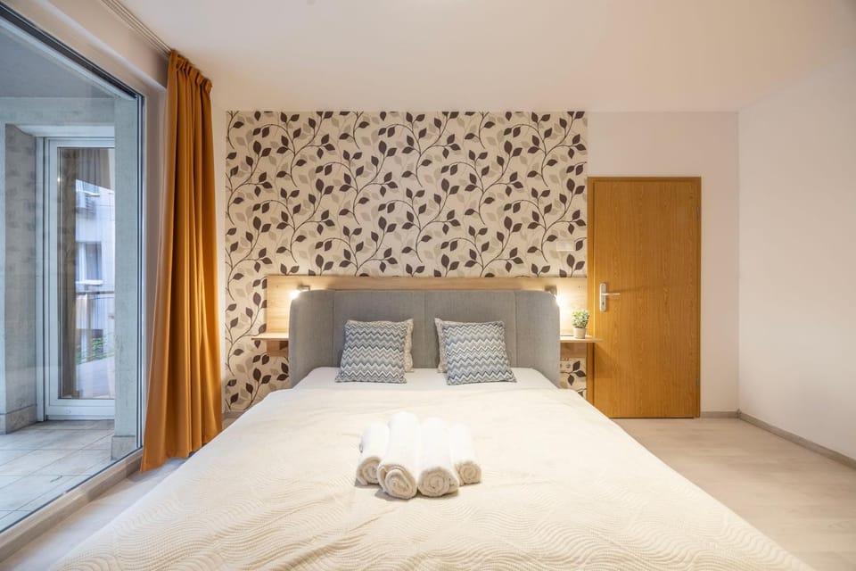 Bed, Photo of the whole room, Bedroom, towels, wardrobe