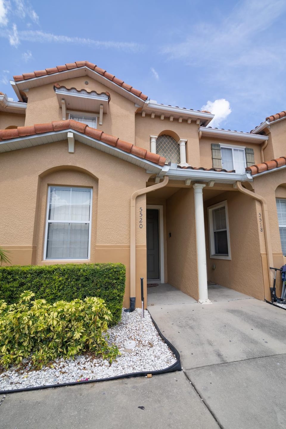 Stunning 3 bedroom 3 bath townhome 370 House in Osceola County