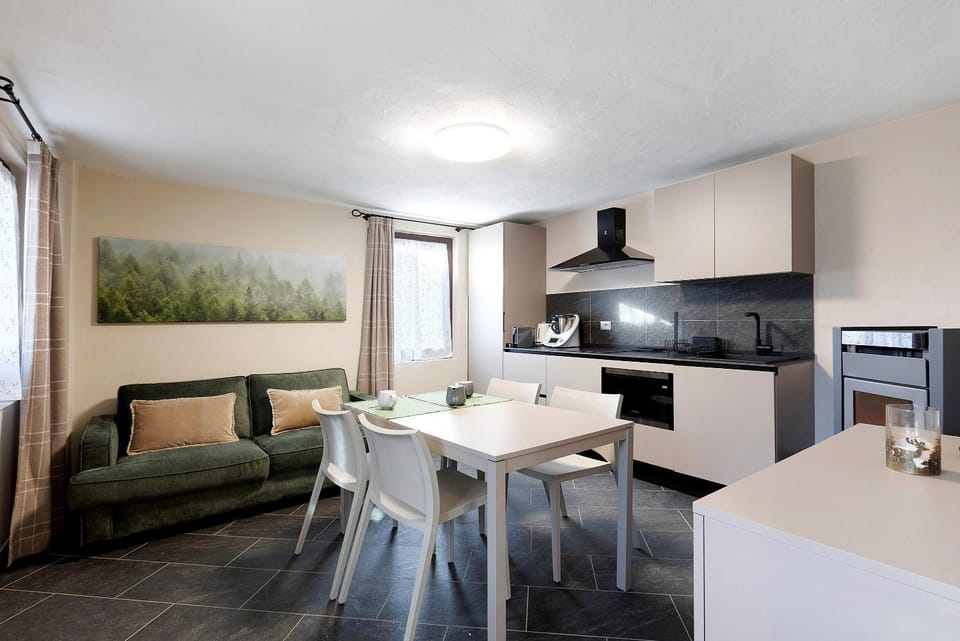 Property building, Kitchen or kitchenette, Living room