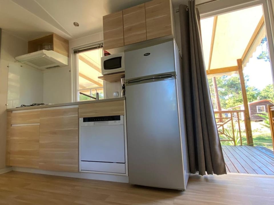 Mobile home in 5-star camping Apartment in Vendays-Montalivet