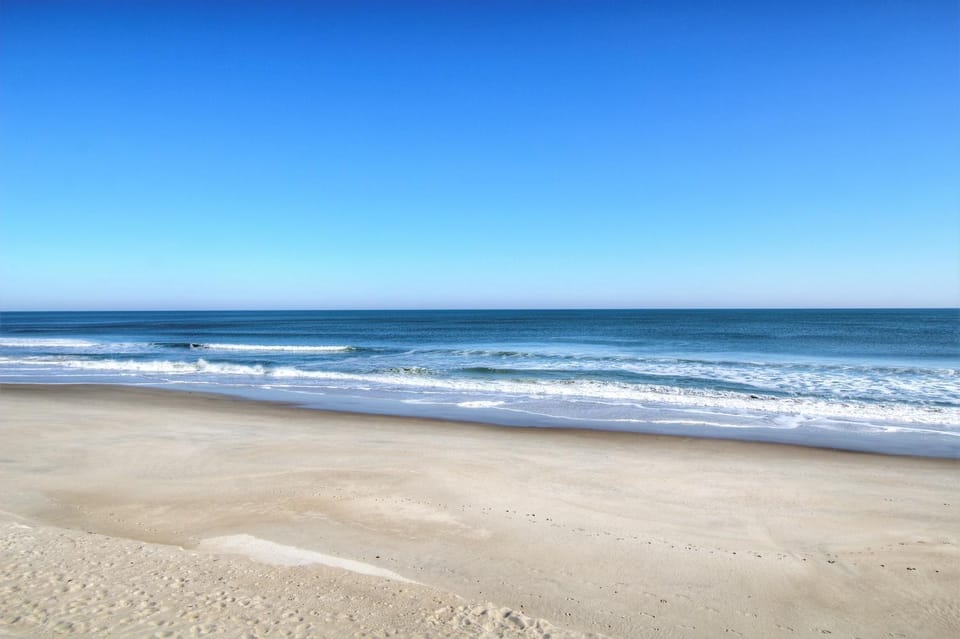 Sunflower House by Carolina Beach Realty House in Carolina Beach