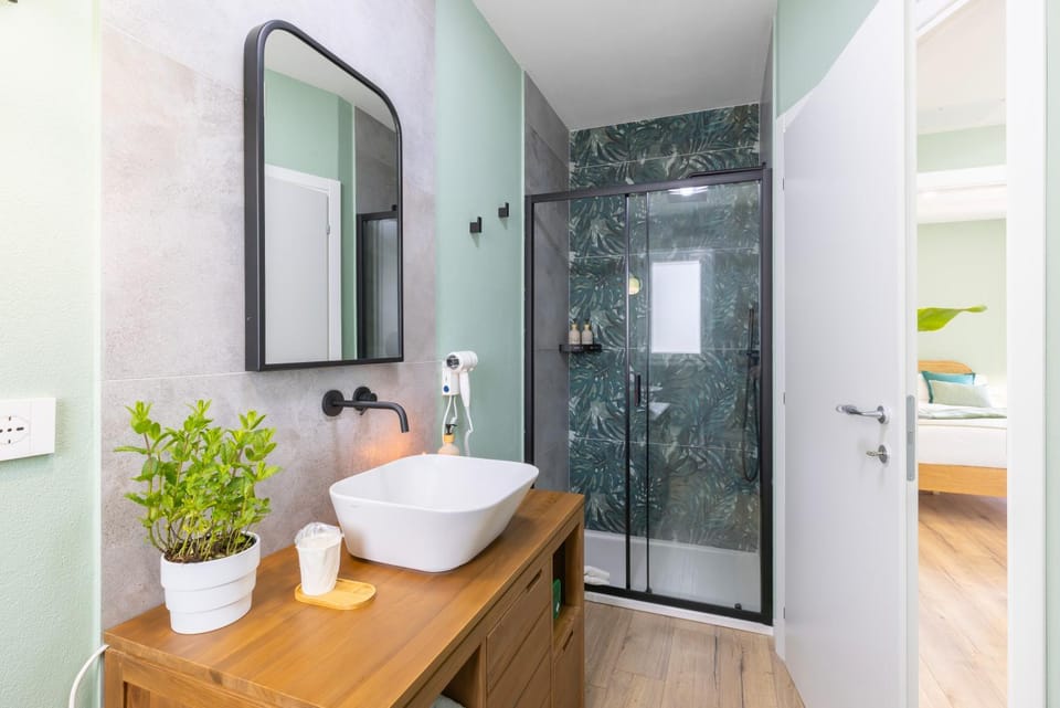 Shower, Bathroom