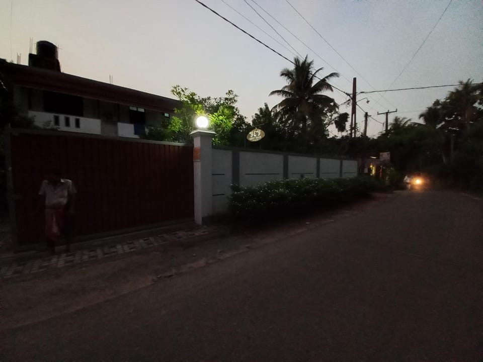 Y&Y villa Bed and Breakfast in Hikkaduwa