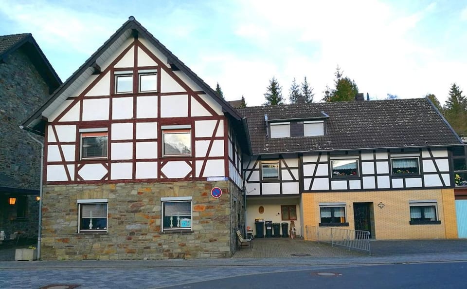 Wölkchen, Pension mit Gemeinschaftsbädern Apartment in Wallonia, Belgium