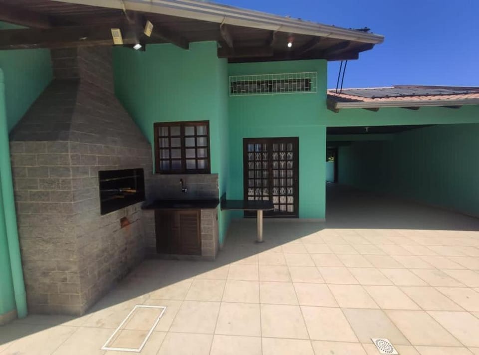 Casa com piscina na praia de Mariscal House in Bombinhas
