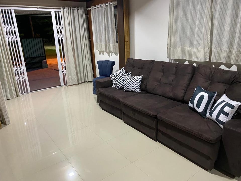 Casa com piscina na praia de Mariscal House in Bombinhas