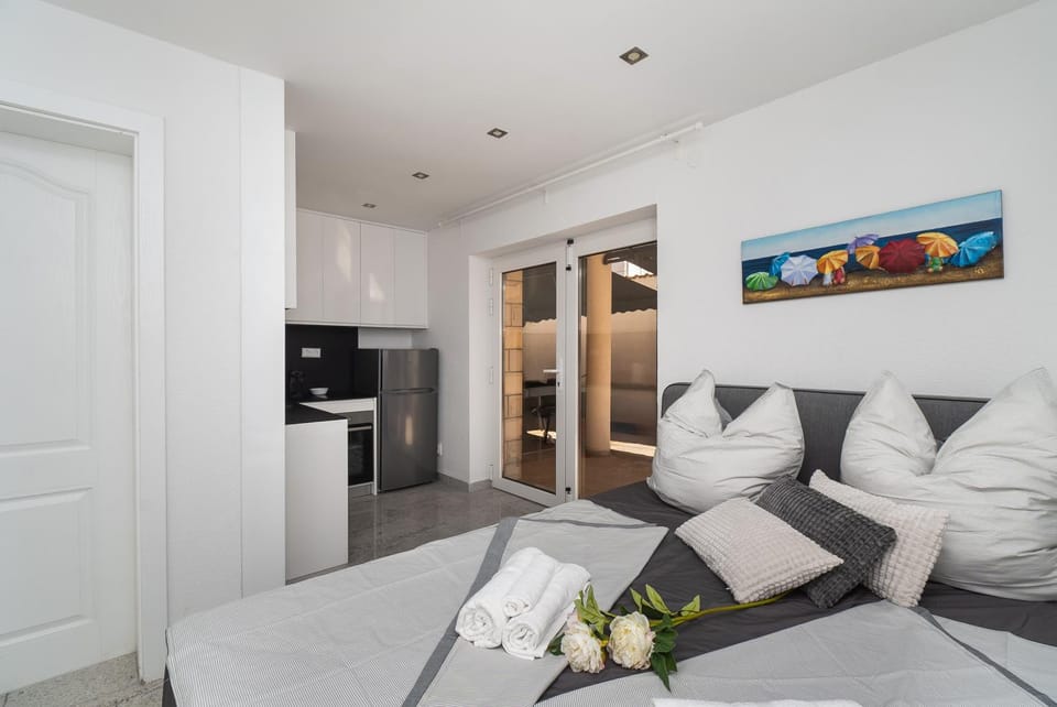 Villa Mandaroza Apartment in Šibenik-Knin County, Croatia