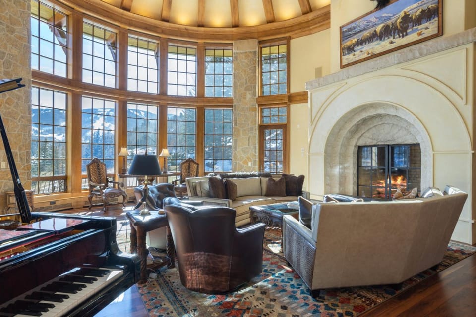 North Starr Chateau by Mountain Vacation Lodging - 7 Bedroom Suites, Game Room, Home Theater & more House in Eagle County