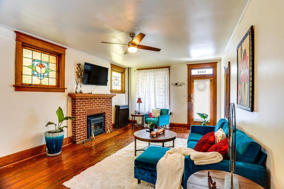 2 Mi to Dtwn: Harrisburg Escape w/ Furnished Deck! House in Harrisburg