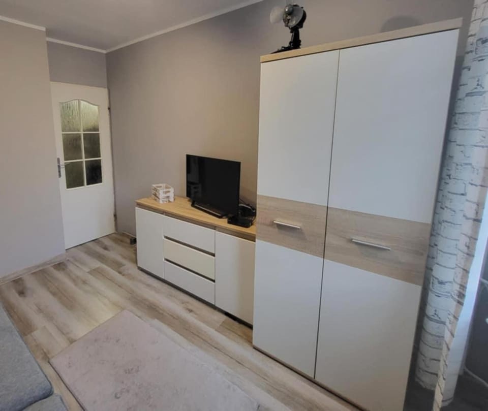 TV and multimedia, wardrobe