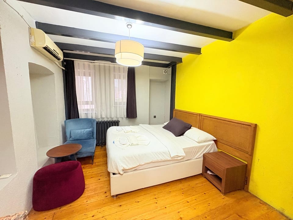 Bed, Photo of the whole room