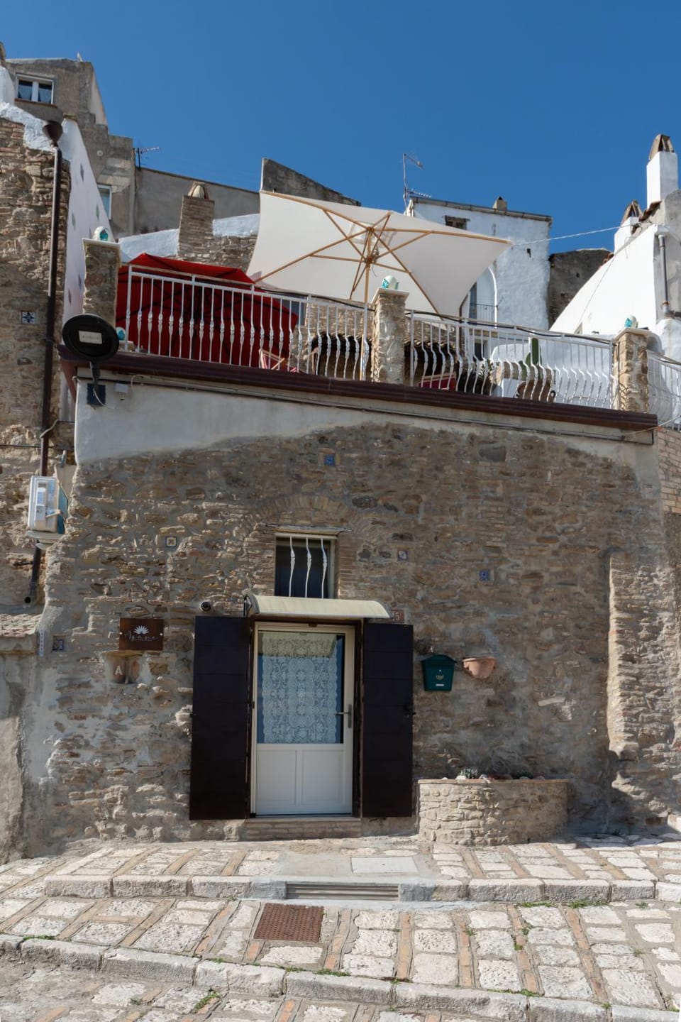 Property building, Day, Landmark view
