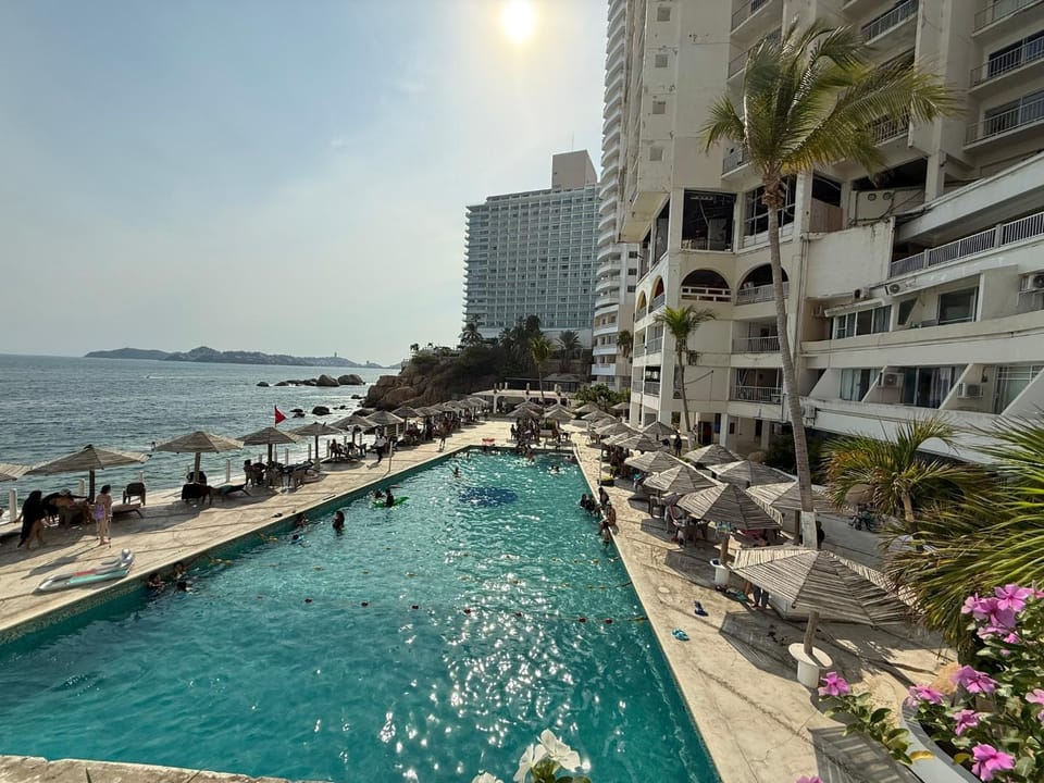 Pool view, Swimming pool