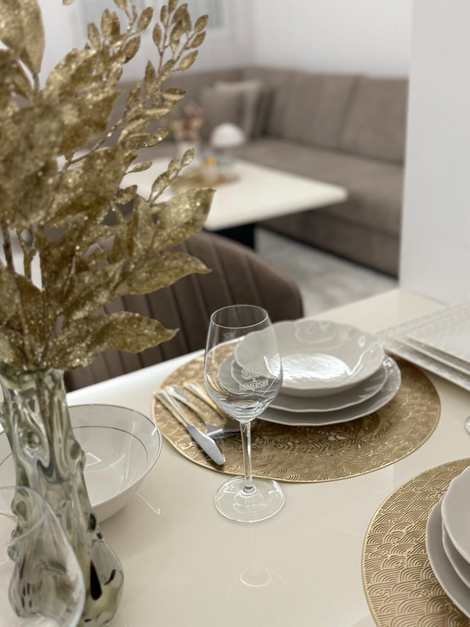 Living room, Seating area, Dining area