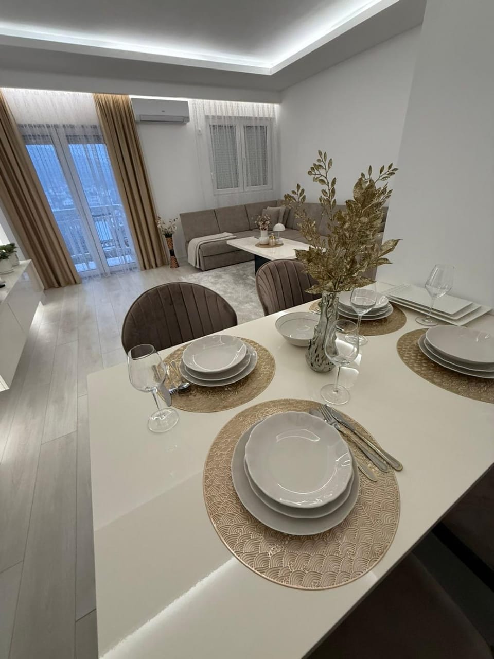 Living room, Seating area, Dining area